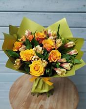 Букет цветов из:  Альстромерии и Розы в Камышлове Свердловская область
