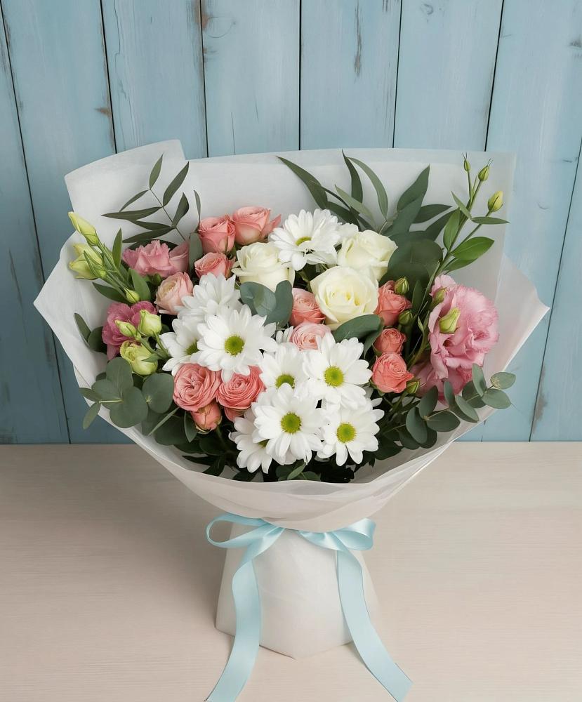 Букет цветов из: Розы, Лизиантусы и Хризантемы в Камышлове Свердловская область