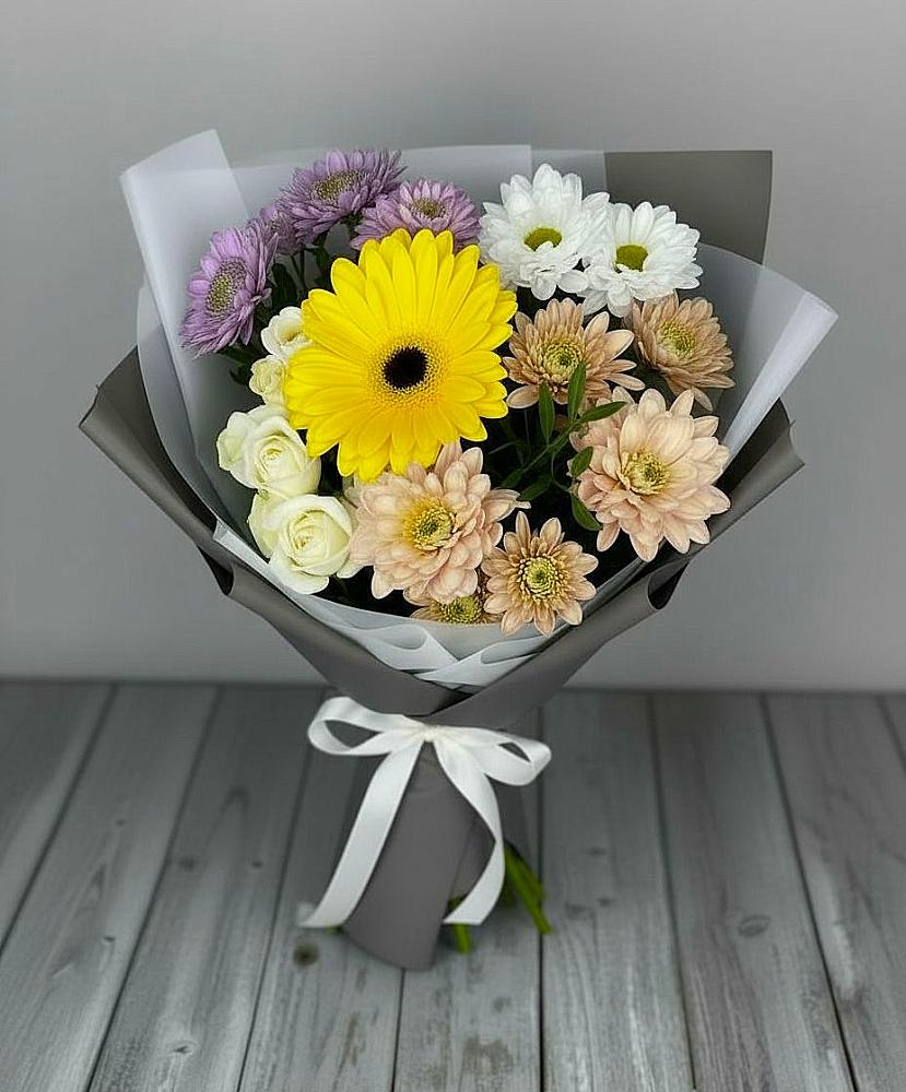 Букет цветов из: Розы, Герберы и Хризантемы в Камышлове Свердловская область