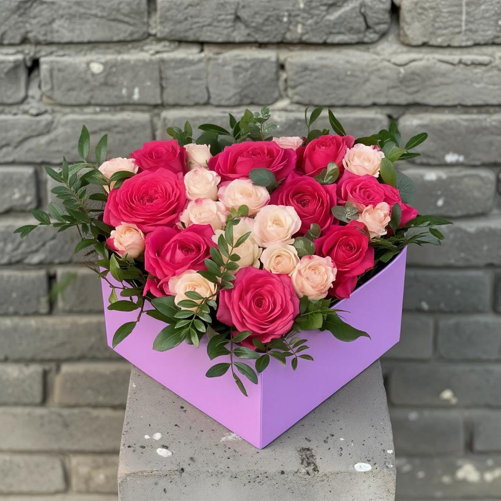 Цветочная композиция из Розы в коробке в Камышлове Свердловская область