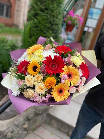 Букет цветов из: Герберы, Ромашки, Хризантемы, Розы и Подсолнухи в Камышлове Свердловская область