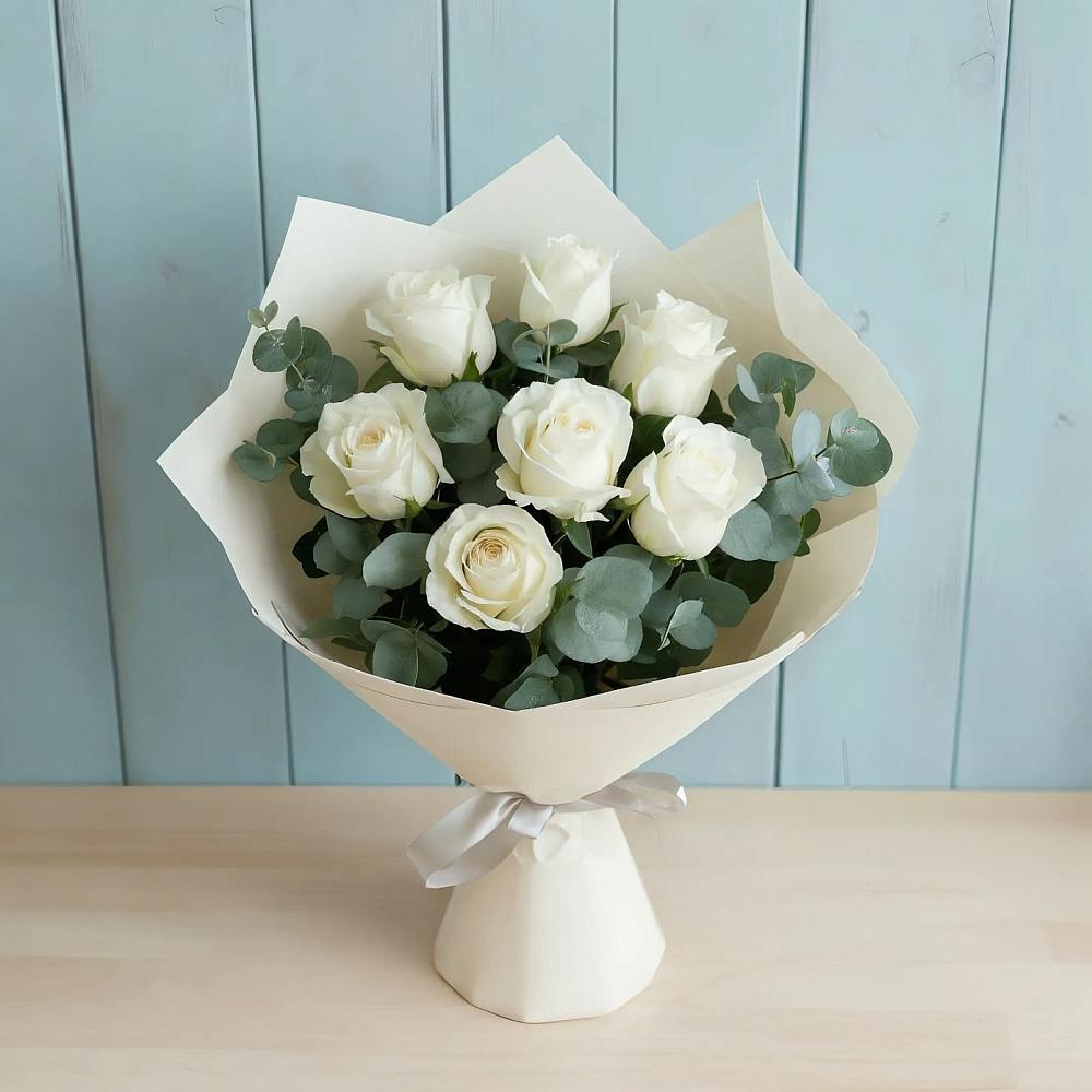 Букет Белые розы в Эвкалипте в Камышлове Свердловская область