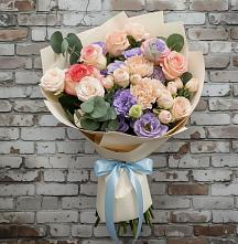 Букет цветов из:  Розы, Лизиантусы и Гвоздики #REPLACE_PRED# Камышлове Свердловская область