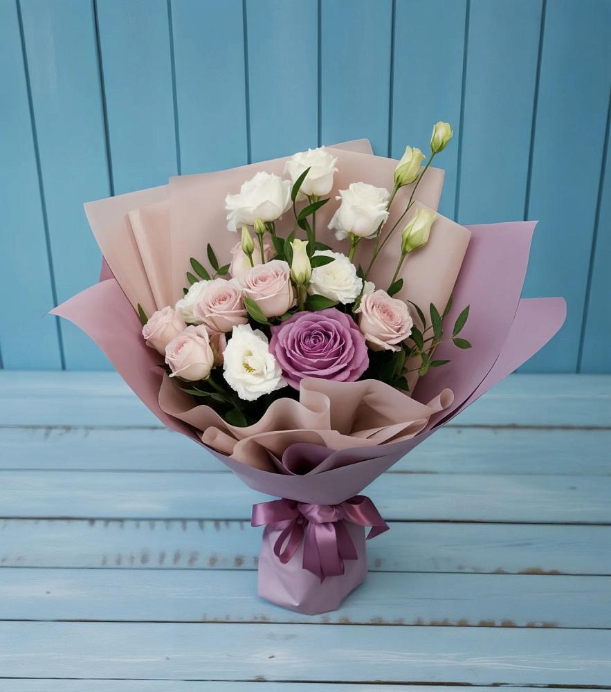 Букет цветов из: Розы и Лизиантусы в Камышлове Свердловская область