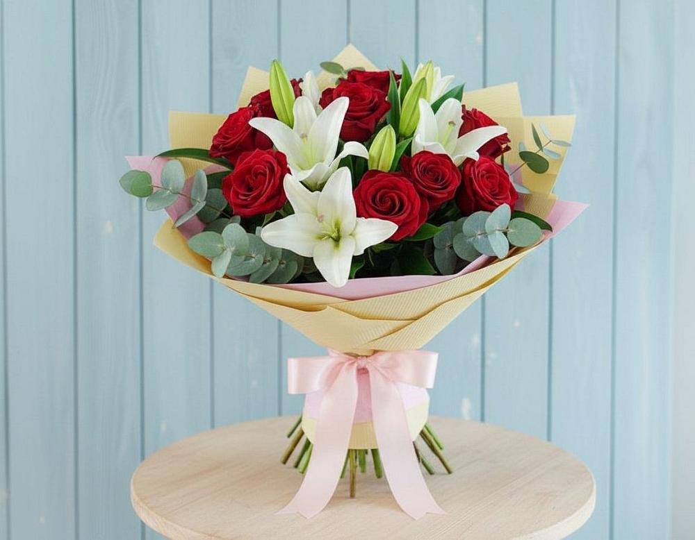 Букет цветов из: Лилии и Розы в Камышлове Свердловская область